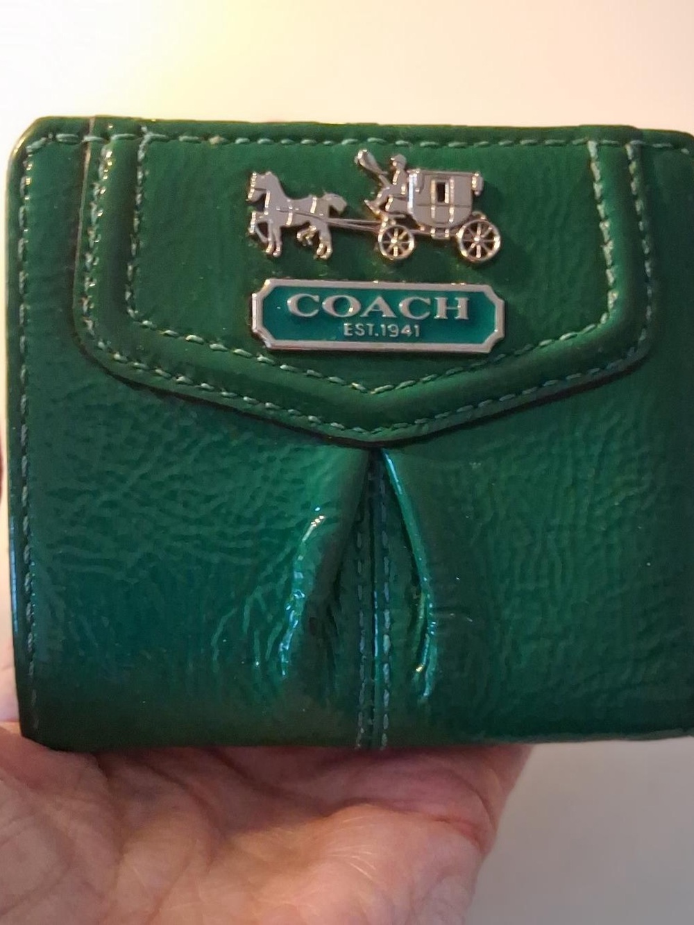 COACH VINTAGE GREEN PATENT LEATHER COMPACT WALLET EUC - Picture 1 of 8